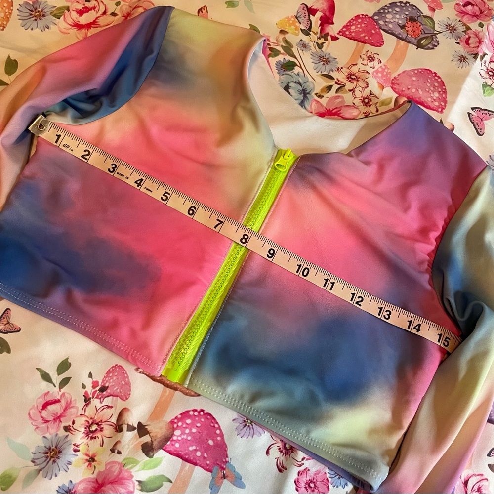 Rashguard style Rave crop top - Picture 3 of 9